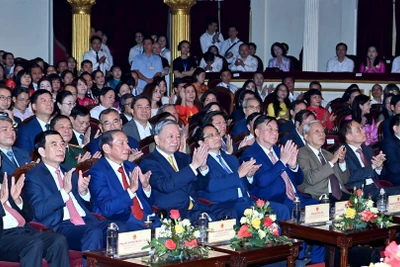 Tổng Bí thư Tô Lâm, Thủ tướng Chính phủ Phạm Minh Chính và các đồng chí lãnh đạo, nguyên lãnh đạo Đảng, Nhà nước dự lễ kỷ niệm.