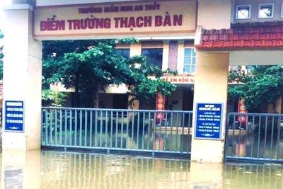 Điểm trường mầm non ở xã Lệ Thủy, tỉnh Quảng Trị bị ngập sâu trong nước.