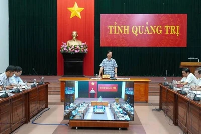 Ủy ban nhân dân tỉnh Quảng Trị tổ chức buổi làm việc về công tác giải phóng mặt bằng Dự án đường sắt tốc độ cao. (Ảnh: QN)