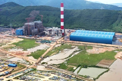 Nhà máy nhiệt điện Quảng Trạch I nhìn từ trên cao.