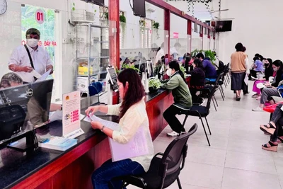 Bảo đảm tổ chức bộ máy của địa phương hoạt động hiệu quả, phục vụ người dân, tổ chức, doanh nghiệp ngày càng tốt hơn.