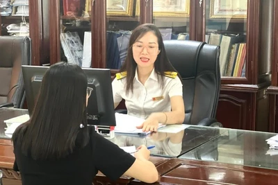 Tại nhiều địa phương, cán bộ thuế nhanh chóng tiếp cận địa bàn, triển khai nhiệm vụ theo đúng tinh thần chỉ đạo của Bộ Tài chính và Cục Thuế. (Ảnh: MINH PHƯƠNG)