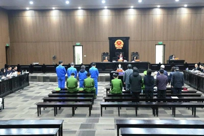 Quang cảnh phiên tòa.