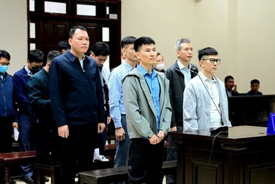 Các bị cáo tại phiên phúc thẩm.