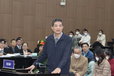 Cựu Cục trưởng Cục An toàn thực phẩm, Bộ Y tế tại phiên tòa sơ thẩm.