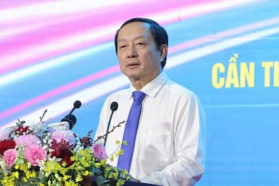 Đồng chí Huỳnh Thành Đạt, Phó Trưởng ban Tuyên giáo và Dân vận Trung ương phát biểu tại lễ khai mạc.