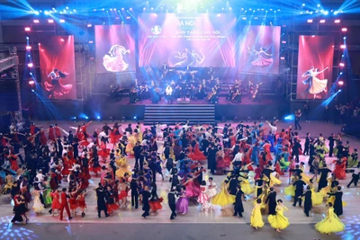 Tiết mục "Bản Tango Hà Nội" trong chương trình "Bản giao hưởng hòa bình 2025" của Đài Phát thanh và Truyền hình Hà Nội xác lập Kỷ lục Việt Nam.