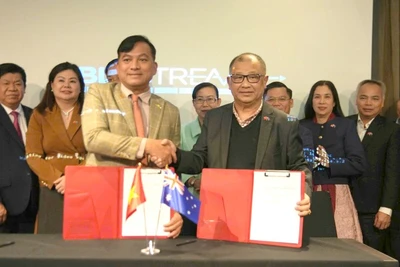 Hội Doanh nhân trẻ tỉnh Tây Ninh và Hội Doanh nhân tại Australia (VBAA) đã ký kết biên bản hợp tác tại Hội nghị.