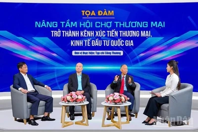 Tọa đàm: “Nâng tầm hội chợ thương mại trở thành kênh xúc tiến thương mại, kinh tế đầu tư quốc gia”. 