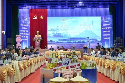 Hội nghị “Kết nối chuỗi cung ứng hàng hóa xuất nhập khẩu, thương mại điện tử tỉnh Tây Ninh 2025”. (Ảnh: BCT)