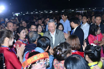 Tổng Bí thư Tô Lâm dự Ngày hội Đại đoàn kết toàn dân tộc với nhân dân phường Thượng Cát, thành phố Hà Nội. (Ảnh ĐĂNG KHOA)