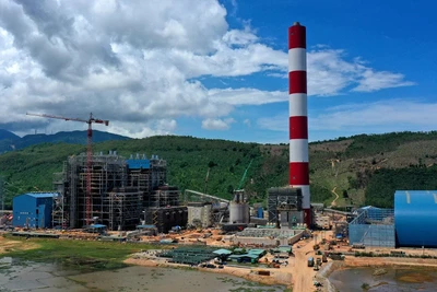 Dự án Nhà máy Nhiệt điện Quảng Trạch 1 do EVN làm chủ đầu tư, về cơ bản đã hoàn thành đáp ứng tiến độ với gói thầu EPC, tiến độ hòa đồng bộ Tổ máy 1 trong năm 2025 và phát điện các tổ máy trong năm 2026. (Ảnh Ngọc Hà) 