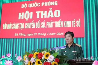 Thiếu tướng Đào Minh Đạo - Phó Cục trưởng Cục Tài chính, Bộ Quốc phòng phát biểu tại khai mạc hội thảo. (Ảnh: ĐÌNH TĂNG)