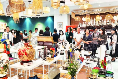 Doanh nghiệp Thành phố Hồ Chí Minh trưng bày sản phẩm tại Showroom Trung tâm Xúc tiến Thương mại và Đầu tư Thành phố Hồ Chí Minh.