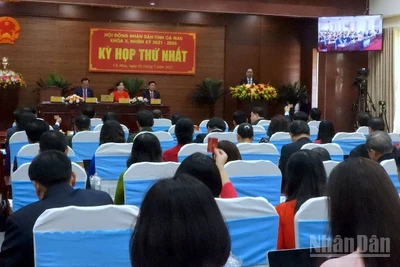 Hội đồng nhân dân tỉnh Cà Mau họp kỳ đầu tiên ngay sau hợp nhất tỉnh.