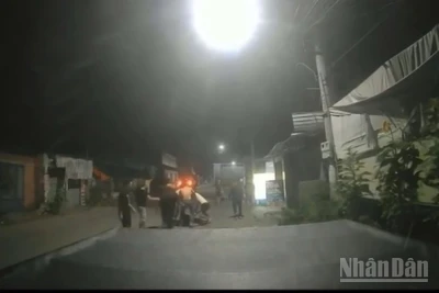 Hình ảnh do camera hành trình trên xe ô-tô ghi lại.