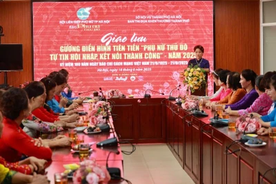 Tổng Biên tập Báo Phụ nữ Thủ đô Lê Quỳnh Trang phát biểu tại Hội nghị.