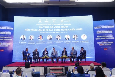 Các diễn giả tham dự Tọa đàm "Hạ tầng số vững mạnh - nền tảng làm chủ các công nghệ chiến lược".