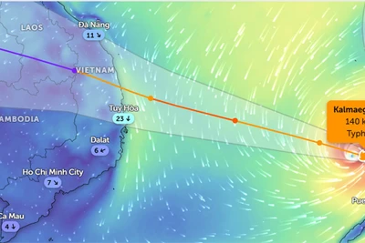 Vị trí bão số 13 lúc 11 giờ 20 phút ngày 5/11. (Ảnh Zoom Earth)