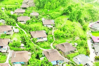 Thái Nguyên nỗ lực bảo tồn phong cách kiến trúc dân gian nhà sàn truyền thống tại các xóm, bản người Tày, Nùng. (Trong ảnh: Một góc bản nhà sàn Quốc Tuấn, xã Văn Lăng)