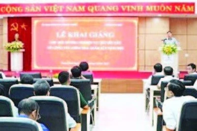 Lễ khai giảng lớp bồi dưỡng nghiệp vụ chuyên sâu về công tác kiểm tra, giám sát. (Ảnh QUANG TIẾN)