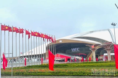 Khánh thành Trung tâm Hội chợ Triển lãm Quốc gia. 