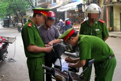 Trưởng Công an xã được phạt đến 50% mức tiền phạt tối đa, tịch thu phương tiện vi phạm hành chính