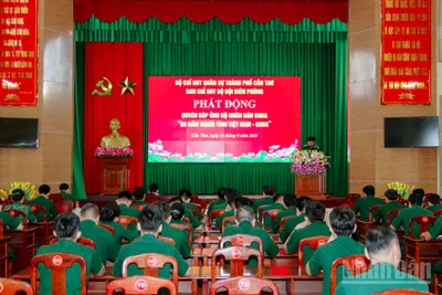 Quang cảnh buổi lễ phát động.