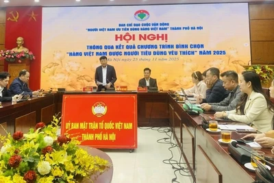 Lãnh đạo Ủy ban Mặt trận Tổ quốc Việt Nam thành phố Hà Nội phát biểu tại hội nghị.