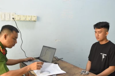 Đối tượng Nguyễn Trung Tín tại cơ quan Công an.