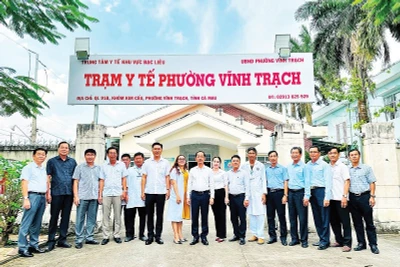 Đoàn công tác của Tỉnh ủy Cà Mau vừa đi kiểm tra, khảo sát một số trạm y tế cơ sở, trong đó có phường Vĩnh Trạch.