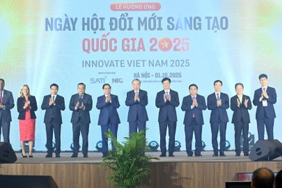 Tổng Bí thư Tô Lâm, Thủ tướng Phạm Minh Chính và các đại biểu dự Lễ hưởng ứng Ngày hội Đổi mới sáng tạo quốc gia năm 2025. 