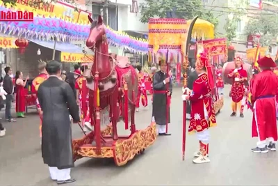[Video] Độc đáo điệu múa “Con đĩ đánh bồng” trong lễ hội làng Triều Khúc