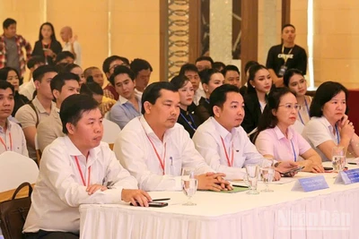 Các đại biểu tham dự hội nghị. 