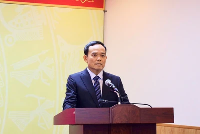 Đồng chí Trần Lưu Quang phát biểu tại hội nghị.