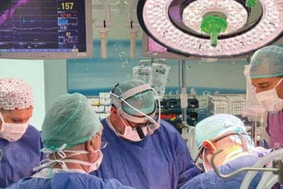 Ca phẫu thuật kéo dài 7 giờ đồng hồ. (Ảnh: Trung tâm Y tế Đại học Hadassah)