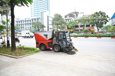 Công tác vệ sinh môi trường đang được thành phố Hà Nội quan tâm để tạo cảnh quan xanh, sạch, đẹp.