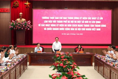 Quang cảnh hội nghị sáng 10/7.