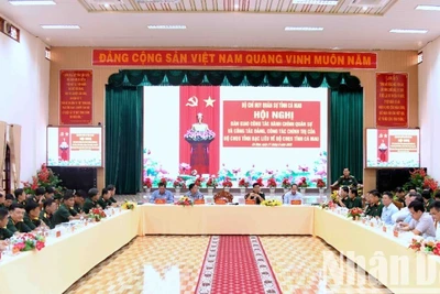 Quang cảnh hội nghị bàn giao khối quân sự Bạc Liêu về tỉnh Cà Mau