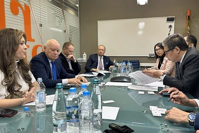 Đại sứ Việt Nam tại Liên bang Nga Đặng Minh Khôi gặp, làm việc với Tập đoàn truyền thông Rossyia Segodnya.