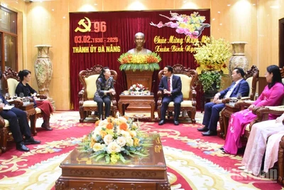 Thường trực Thành ủy Đà Nẵng tiếp Đoàn Tổng Lãnh sự Trung Quốc tại Đà Nẵng.