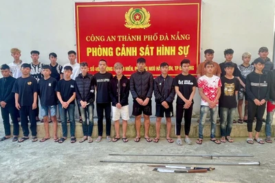 Nhóm đối tượng tại cơ quan công an. (Ảnh: Công an cung cấp)