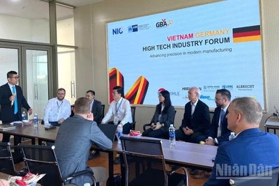 Một trong nhiều phiên thảo luận trong khuôn khổ diễn đàn. (Ảnh: HNV)