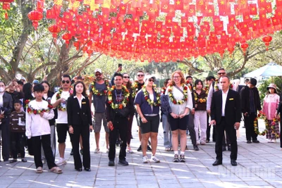 Du khách trong và ngoài nước hào hứng với hành trình khám phá hang động Phong Nha-Kẻ Bàng đầu năm.