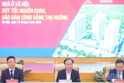 Hội thảo do Báo Tiền Phong tổ chức nhằm tạo diễn đàn trao đổi giữa các cơ quan quản lý, chuyên gia, doanh nghiệp và tổ chức tín dụng về những giải pháp thúc đẩy phát triển nhà ở xã hội trong thời gian tới. (Ảnh: HNV)