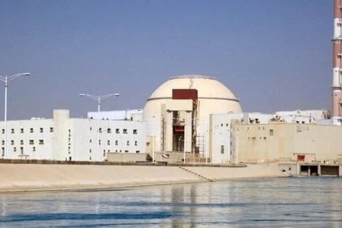 Quang cảnh bên ngoài nhà máy điện hạt nhân Bushehr ở tỉnh Bushehr, Iran. (Ảnh: IRNA/TTXVN)
