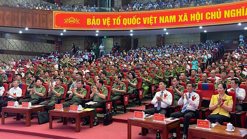 Hơn 1.200 đại biểu dự Ngày hội toàn dân bảo vệ an ninh Tổ quốc năm 2025 tại Trung tâm văn hóa Xứ Đông (phường Lê Thanh Nghị).