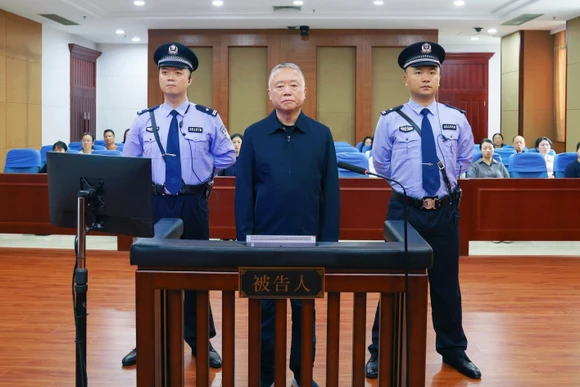 [Video] Trung Quốc tử hình treo cựu quan chức tham nhũng 17 tỉ USD