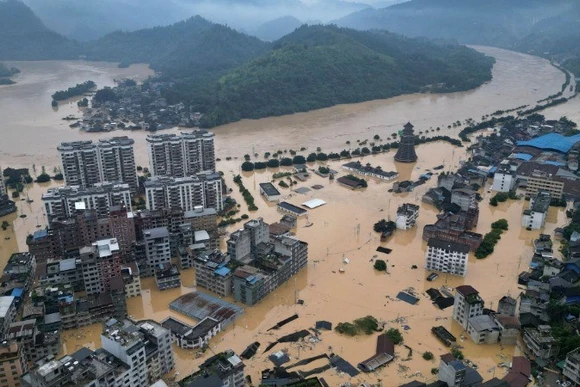 [Video] Cảnh báo lũ cao nhất tại Trung Quốc, Thái Lan sơ tán khẩn cấp 