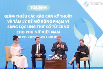 Các chuyên gia trao đổi các giải pháp thúc đẩy nỗ lực loại trừ ung thư cổ tử cung tại Việt Nam.